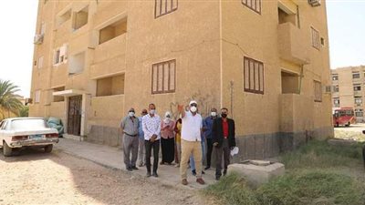 محافظ الوادي الجديد يتابع أعمال تطوير حديقة السلام بالخارجة