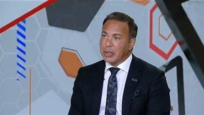 أيمن يونس لمهاجم الإنتاج بعد تصرفه تجاه دكة الزمالك: عيب دا إنت زبيبة الصلاة في جبهتك