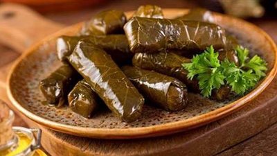في خطوات بسيطة.. طريقة عمل محشي ورق العنب