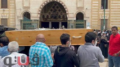 وصول جثمان السيناريست مصطفى محرم لمسجد السيدة نفيسة | فيديو