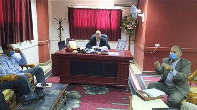 لرصد الاحتياجات الفعلية.. محافظ أسيوط يعقد لقاءات باللجان السكانية