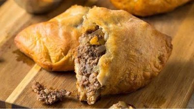 الفطائر السريعة باللحم مقبلات لذيذة على الإفطار
