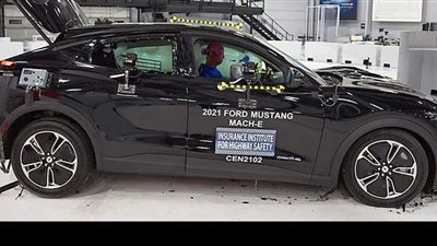 سيارات موستانج ماك إي 2021 تحصل على تصنيف Top Safety Pick