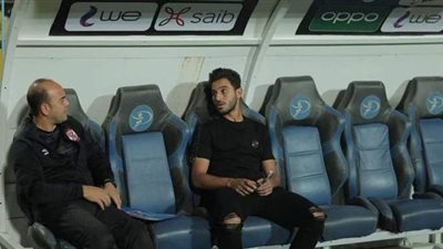 طبيب الأهلي يعقد جلسة مع حمدي فتحي داخل ملعب بترو سبورت