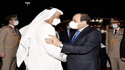 5 صور ترصد توديع الرئيس السيسي ولي عهد أبو ظبي بمطار القاهرة