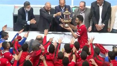 العامري فاروق ينصب الأهلي بطلا لكأس مصر لكرة اليد