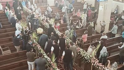 البابا تواضروس يصل كنيسة العذراء بالإسكندرية لترأس قداس عيد أحد الزعف | صور