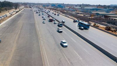 وزير النقل يتابع اللمسات النهائية للمرحلة الأولى من مشروع تطوير الصعيد الصحراوي الغربي