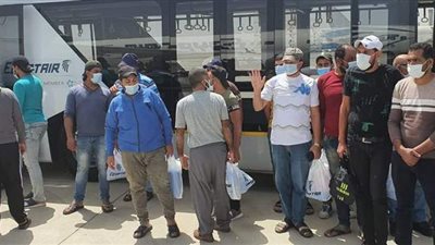 مطار القاهرة يستقبل 95 صيادا مصريا بعد الإفراج عنهم بإريتريا | صور