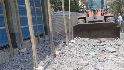 إزالة 4 حالات تعد بسمالوط وإيقاف بناء مخالف بمطاي