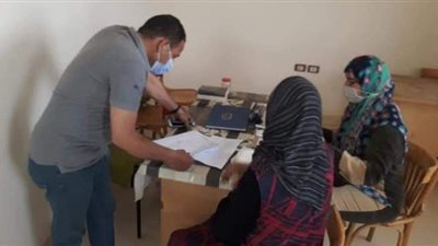 إحالة 10 موظفين للتحقيق لتقصيرهم في العمل بالمنيا