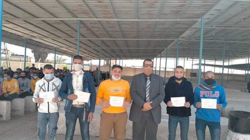 تسليم شهدات محو أمية