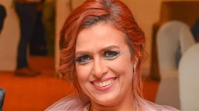 الفنانة سيمون