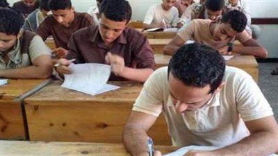 نشرة أخبار مصر: جدول امتحانات الصف الثاني الثانوي لأبريل.. إجراءات تظلمات التعيين بالمسابقات الحكومية.. تغييرات مفاجئة بالطقس