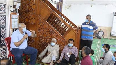 محافظ الوادي الجديد يدعم مسجد معاذ بالخارجة بـ١٠ آلاف جنيه