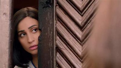 مسلسل قصر النيل الحلقة 13.. دينا الشربيني تتنكر في شخصية أرمينية للهروب من البوليس