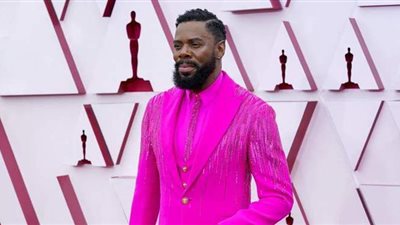 إطلالة غريبة لكولمان دومينجو في حفل جوائز Oscars 2021 | صور