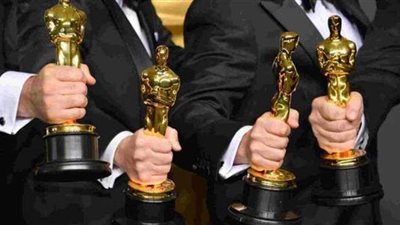 بدلة بأسماء ضحايا الشرطة الأمريكية وإطلالة بـ10 ملايين دولار.. مشاهد لا تُنسى بحفل أوسكار 2021