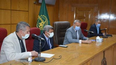 محافظ القليوبية يعقد اجتماعا لمتابعة أعمال تطوير طريق شركات البترول