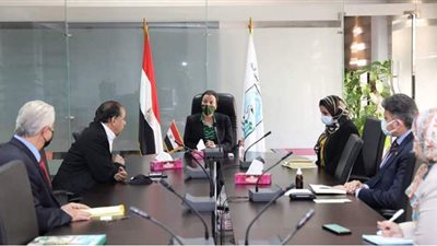 وزيرة البيئة تلتقي الأمين العام للاتحاد العربي للأسمدة لبحث سبل التعاون