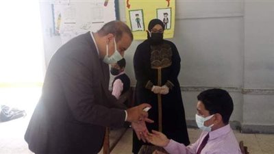 وكيل تعليم مطروح يتفقد لجان امتحانات إبريل: في مستوى الطالب المتوسط