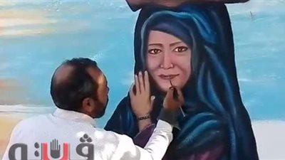 فنان تشكيلي يُحيي ممشى السكة الحديد في الإسماعيلية بلوحات إبداعية | صور