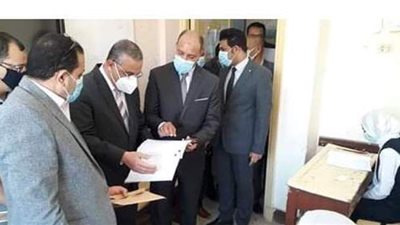 محافظ سوهاج يتفقد لجان امتحانات النقل الثانوى