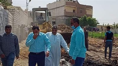 محلي المنيا يزيل حالتي تعد على الأراضي الزراعية