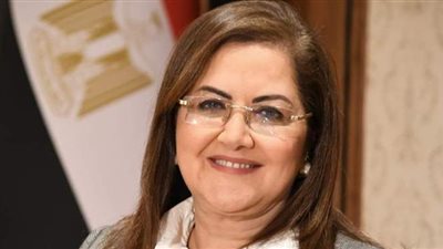 وزيرة التخطيط تستعرض مبادرات وبرامج قطاع الخدمات الشبابية والثقافية