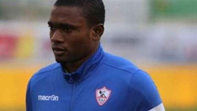 رباعي البنك الأهلي يصافحون لاعبي الزمالك