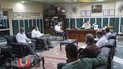 رئيس ملوي: استمرار أعمال رش وتطهير كافة المنشآت الحكومية ودور العبادة