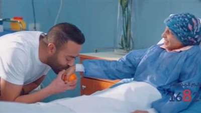 القصة الكاملة لأزمة تامر عاشور مع الطفلة المريضة بالسرطان