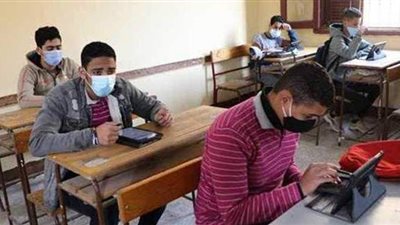 مشاهد اليوم الثانى من امتحانات النقل .. طلاب الصف السادس يؤدون 