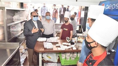 فض ٥٦ سوقا و٢٢ حفل زفاف وعزاء وتحرير ١٨٣٨ محضرا لمخالفة إجراءات كورونا بأسيوط