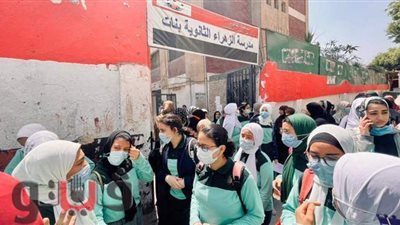 طالبات أولى ثانوي: الامتحان المجمع به أسئلة صعبة.. والوقت قليل | فيديو