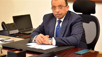 وزير التنمية المحلية يتابع آخر تطورات الإجراءات الاحترازية في المنيا