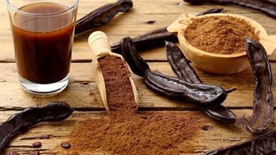 5 فوائد صحية من تناول كوب مشروب الخروب يوميا على الفطار