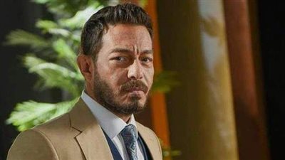 أحمد زاهر: أقبل النقد البناء وأفرح لبناتي وزوجتي أكثر من نفسي