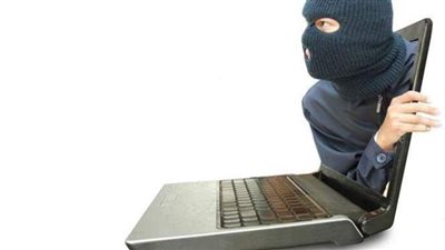 انتحلت صفة بعض الوزارات والبنوك.. الشرطة تلاحق أصحاب رسائل الجوائز المزيفة