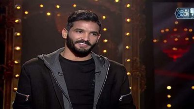 شيخ الحارة لـ صالح جمعة: مقضيها وعلى طول الكاس في إيدك بأمارة الخميس اللي فات