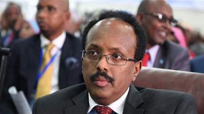 الرئيس الصومالي يرضخ للضغوط ويتخذ قرارا عاجلا بشأن فترة رئاسته