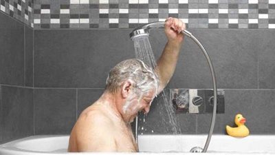 إيطالي يقاضي نجله لاستهلاكه المياه بكثرة أثناء الاستحمام