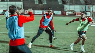 هل يعود بواليا إلى قائمة الأهلى أمام الجونة؟