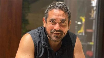 شاهد.. أمير كرارة يتعارك مع المخرج محمد سامي في نسل الأغراب