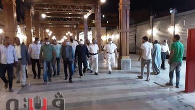 تطبيقا للإجراءات الاحترازية.. غلق مقاهٍ وقاعات وفض أسواق أسبوعية في أسوان