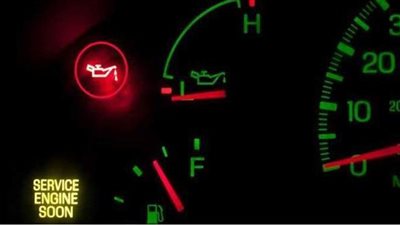 ٦ مشكلات تؤدي إلى ظهور تحذير بمؤشر زيت المحرك رغم صلاحيته