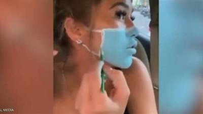 قناع مزيف يضع اثنين من مشاهير يوتيوب في 