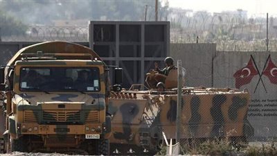 طائرة حربية تقصف قاعدة للقوات التركية شمال سوريا