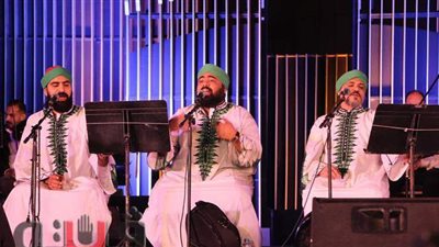 بالأناشيد الدينية.. فرقة الحضرة تتألق على مسرح النافورة بالأوبرا | صور