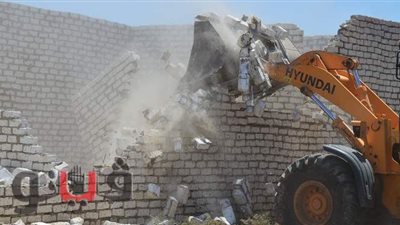 رئيس أرمنت يتصدى لحالة تعد على أراضي زراعية في الأقصر